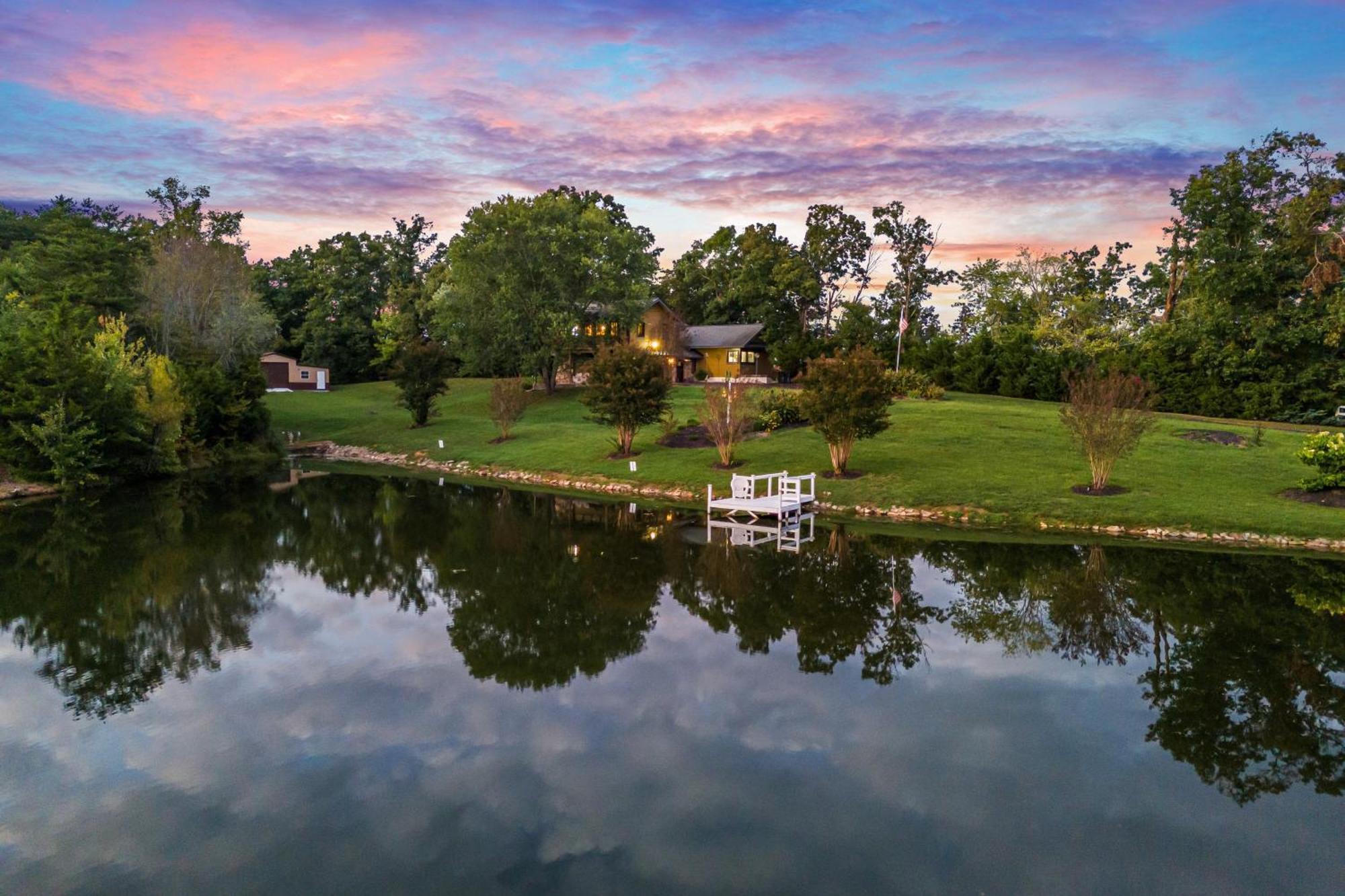 Haven On The Pond Villa Pigeon Forge Exterior photo