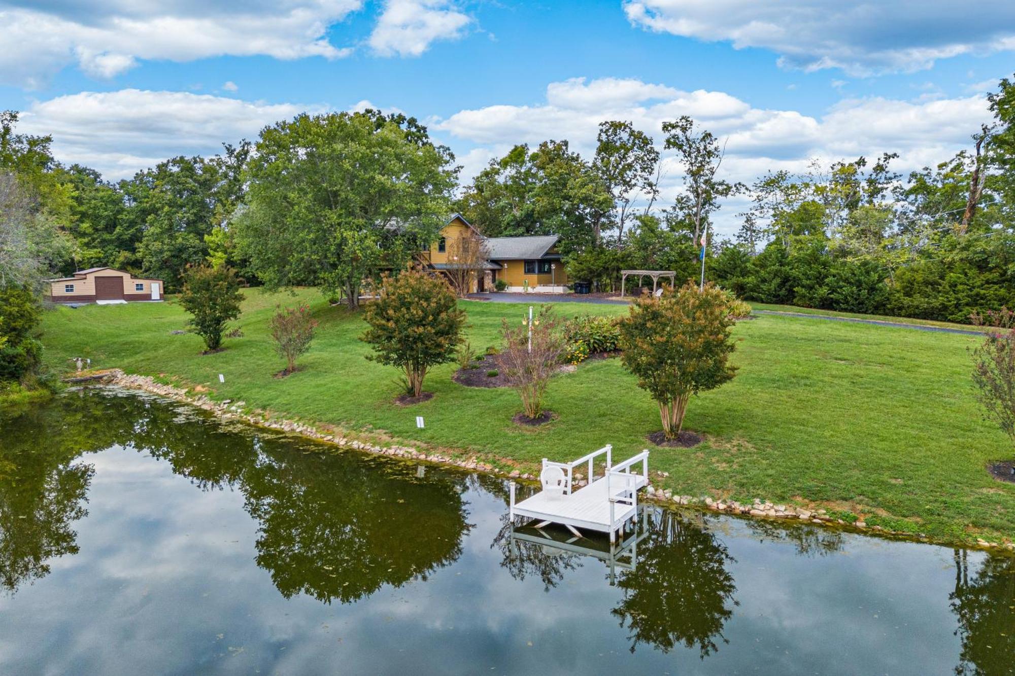 Haven On The Pond Villa Pigeon Forge Exterior photo