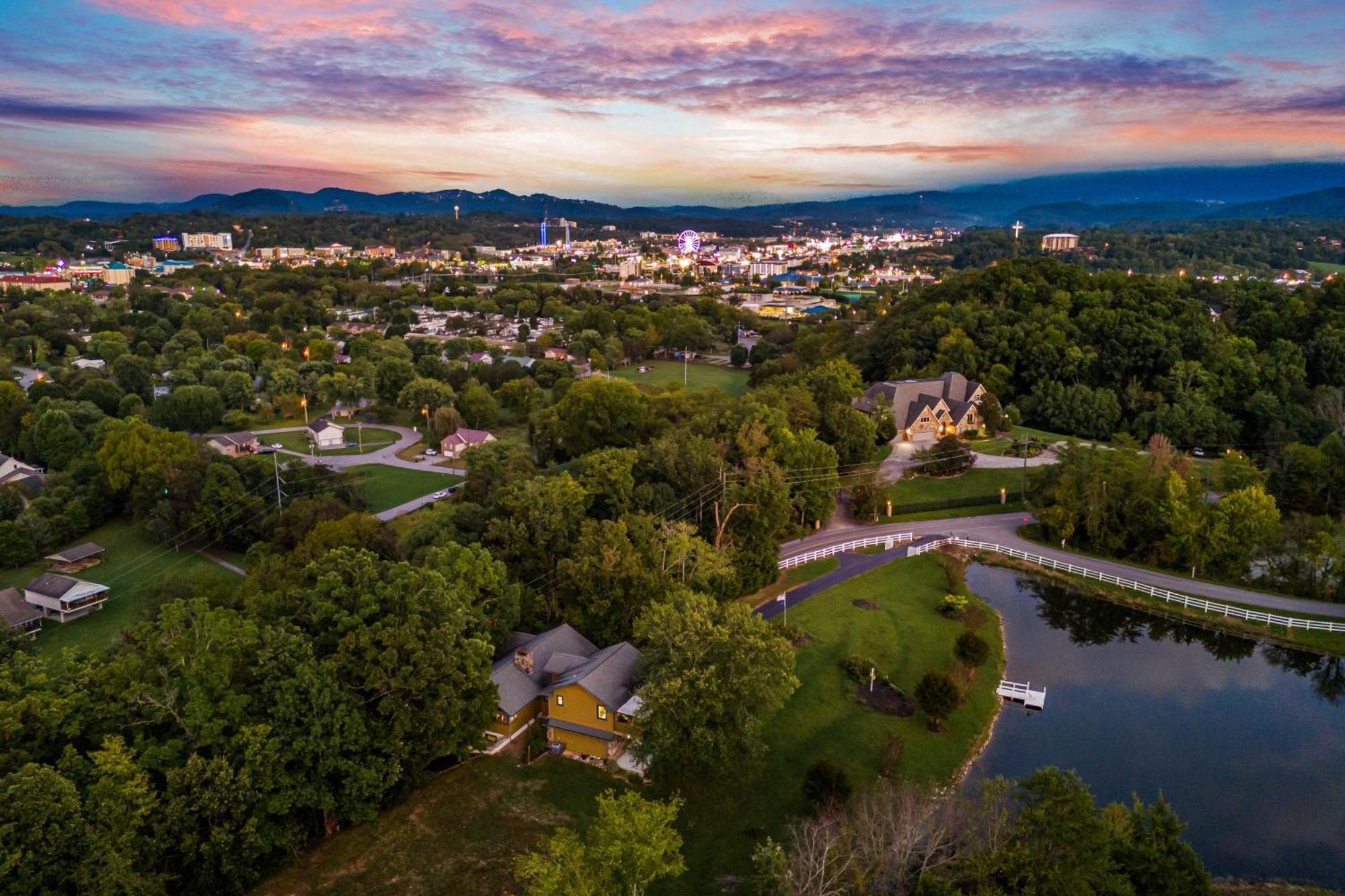 Haven On The Pond Villa Pigeon Forge Exterior photo