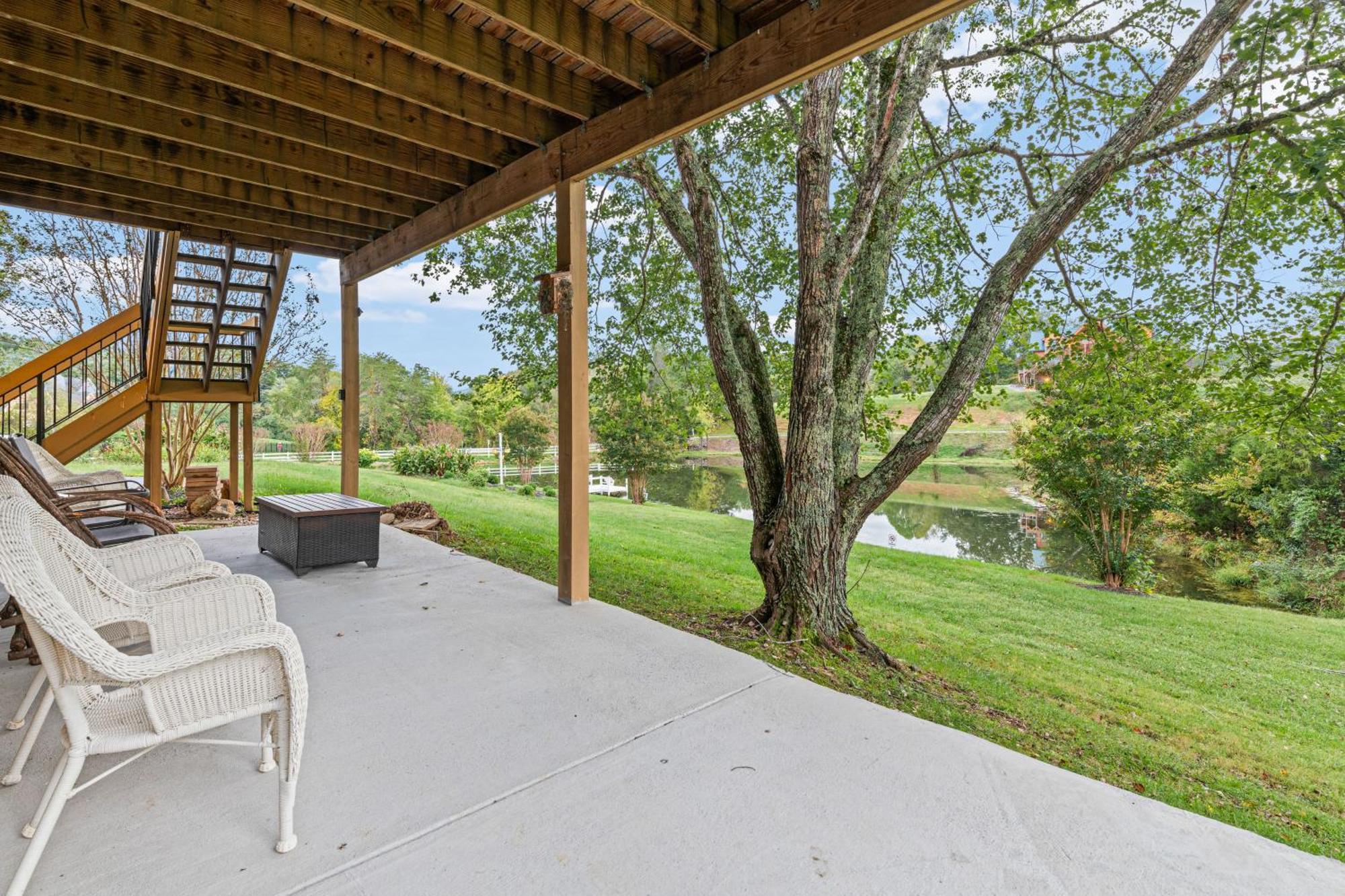 Haven On The Pond Villa Pigeon Forge Exterior photo